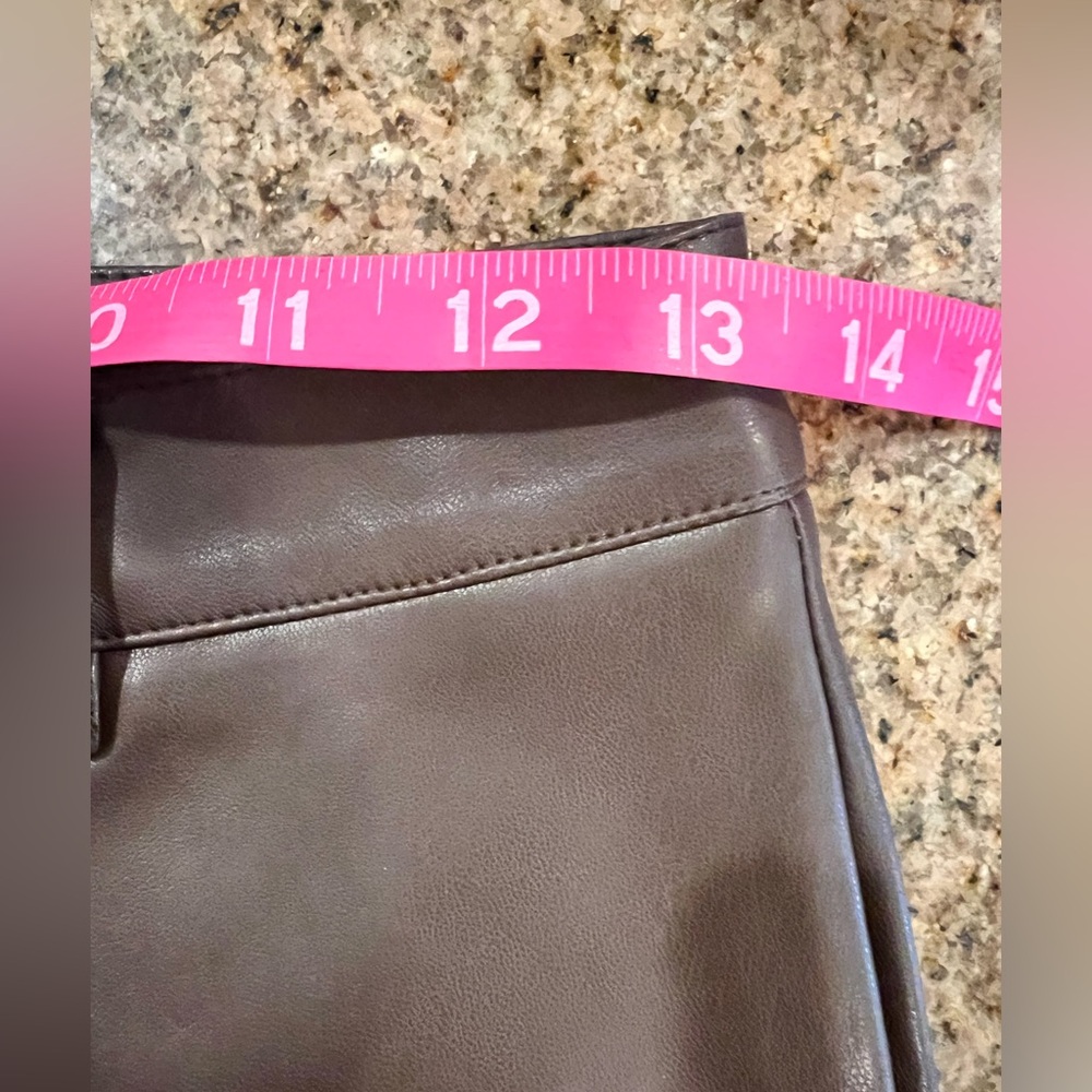 COMMENSE High Waist Faux Leather Pants
COLOR - Dark Brown Size Small NWT - Picture 4 of 8